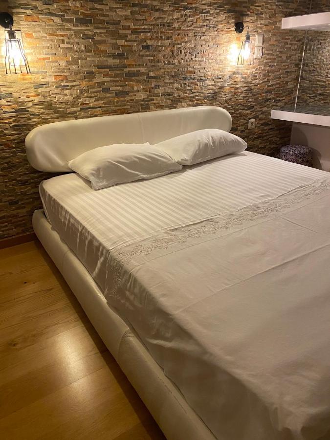 Helen Luxury Loft Design Meisonette-Apartment เอเธนส์ ภายนอก รูปภาพ