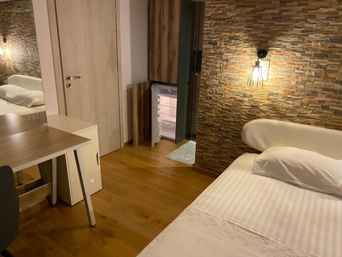Helen Luxury Loft Design Meisonette-Apartment เอเธนส์ ภายนอก รูปภาพ