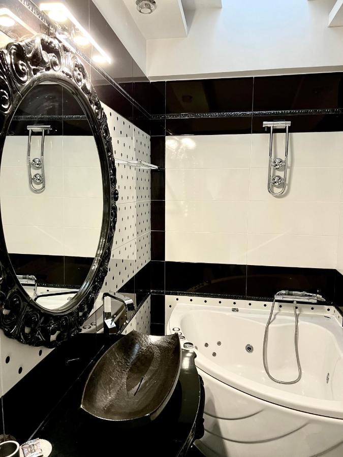 Helen Luxury Loft Design Meisonette-Apartment เอเธนส์ ภายนอก รูปภาพ